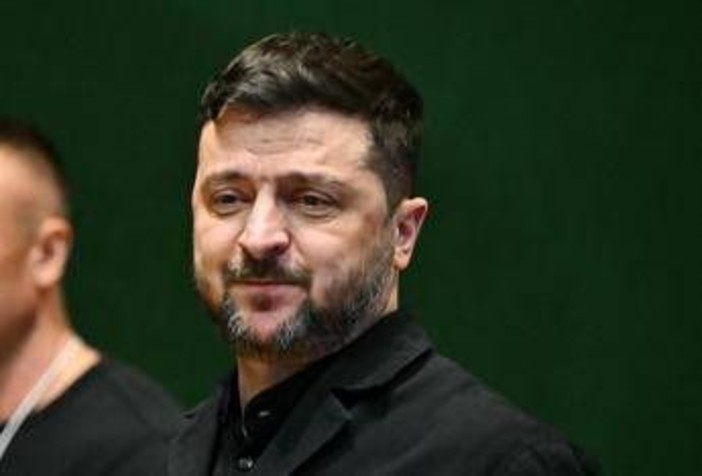 Ucraina, Zelensky: "Trump ci darà i Patriot". Colloqui continuano oggi a Abu Dhabi