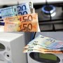 Bollette luce e gas, nel 2026 risparmi per oltre 200 euro: ecco perché Bollette luce e gas, nel 2026 risparmi per oltre 200 euro: ecco perché