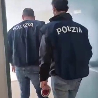 Arrestato a Lecce giovane anarchico, sequestrato manuale per ordigni
