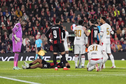 Maignan espulso e il Milan crolla in Europa League, il Bournemouth vince 3-0 Maignan espulso e il Milan crolla in Europa League, il Bournemouth vince 3-0
