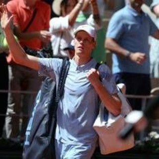 Sinner, McEnroe: "Superman è stato colpito da kryptonite, ma vincerà Wimbledon" Sinner, McEnroe: "Superman è stato colpito da kryptonite, ma vincerà Wimbledon"