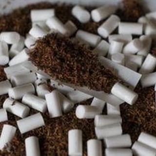 Sigarette, da oggi nuovo aumento dei prezzi di tabacchi trinciati e stick