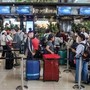 Indonesia, italiano bloccato per stop voli: "Chiusi in albergo con 2 bambine, non sappiamo cosa fare" Indonesia, italiano bloccato per stop voli: "Chiusi in albergo con 2 bambine, non sappiamo cosa fare"