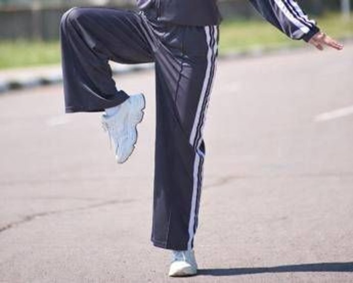 Il test del fenicottero, un esercizio 'cura' il cervello e rallenta l'invecchiamento Il test del fenicottero, un esercizio 'cura' il cervello e rallenta l'invecchiamento