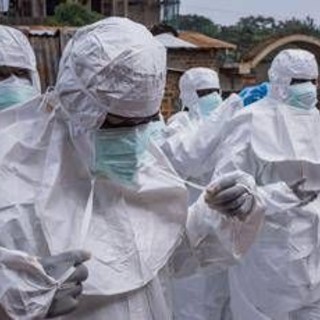Ebola, Oms riduce drasticamente numero casi sospetti: da 906 a 116 Ebola, Oms riduce drasticamente numero casi sospetti: da 906 a 116