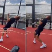 Sinner, il padel fa male: Jannik 'preso a pallate'