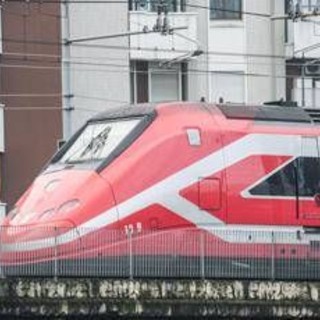 Stop ai treni sulla linea Alta velocità Roma-Firenze, cosa cambia da fino a lunedì 13 aprile Stop ai treni sulla linea Alta velocità Roma-Firenze, cosa cambia da fino a lunedì 13 aprile