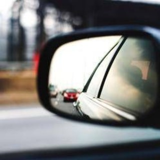 Due nuovi cartelli stradali (sconosciuti): dove si trovano e cosa significano Due nuovi cartelli stradali (sconosciuti): dove si trovano e cosa significano