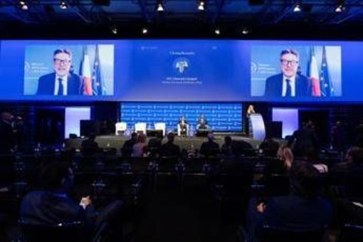 Italia-Emirati, Giorgetti: "Partner importante, chiave per il futuro" Italia-Emirati, Giorgetti: "Partner importante, chiave per il futuro"