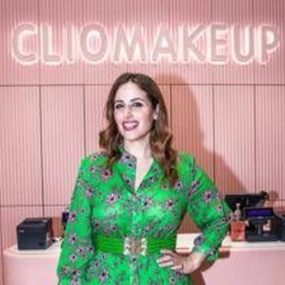 ClioMakeUp derubata a Milano, lo choc: "Avevo la borsa accanto poi è sparita" ClioMakeUp derubata a Milano, lo choc: "Avevo la borsa accanto poi è sparita"