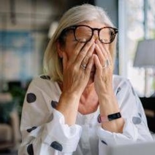 Menopausa, l'indagine: "Cade il tabù ma una donna su 3 nasconde i sintomi"