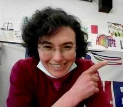 Il racconto della prof accoltellata: "Salva grazie al coraggio di un altro tredicenne"