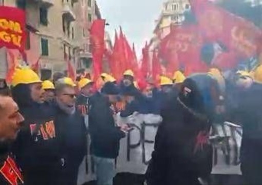 Ex Ilva, a Genova il corteo degli operai. Appello di Salis: &quot;No alla violenza&quot;