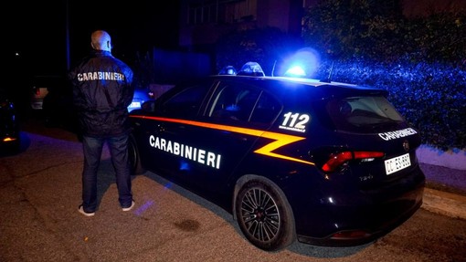 Sette e abusi a corsi yoga, arrestato 59enne a Torino per riduzione in schiavitù