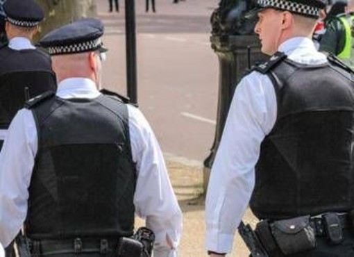 Dopo tentato stupro non viene espulso, migrante arrestato per nuova violenza: il caso in UK Dopo tentato stupro non viene espulso, migrante arrestato per nuova violenza: il caso in UK