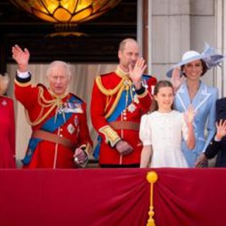 Regno Unito, il 55% vuole ancora la monarchia ma è il dato più basso degli ultimi 33 anni