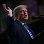 Usa, Trump punge l'Europa: "Facevamo ridere, ora vogliono copiarci" Usa, Trump punge l'Europa: "Facevamo ridere, ora vogliono copiarci"