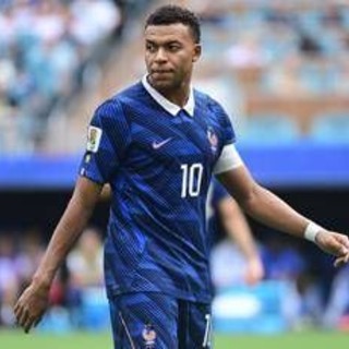 Mbappé: "Io come Ronaldo? La Francia non mi farà mai giocare fino a 41 anni" Mbappé: "Io come Ronaldo? La Francia non mi farà mai giocare fino a 41 anni"