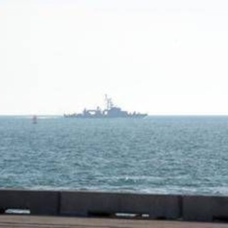 Iran, nave cinese attravera Hormuz e sfida il blocco di Trump. Oggi primi colloqui Israele-Libano - Diretta Iran, nave cinese attravera Hormuz e sfida il blocco di Trump. Oggi primi colloqui Israele-Libano - Diretta