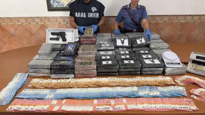 Sequestrati a Roma 200 kg di cocaina, arrestato 23enne albanese Sequestrati a Roma 200 kg di cocaina, arrestato 23enne albanese