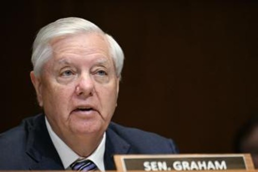 Lindsey Graham, chi era il senatore diventato pro-Trump e 'amico' di Israele Lindsey Graham, chi era il senatore diventato pro-Trump e 'amico' di Israele