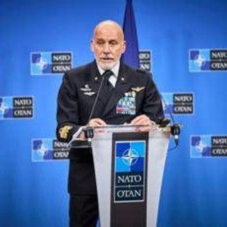 Ucraina, Cavo Dragone: "Nato valuta possibilità di essere più aggressiva con Mosca" Ucraina, Cavo Dragone: "Nato valuta possibilità di essere più aggressiva con Mosca"