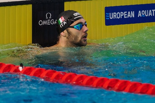 Ceccon bronzo nei 200 dorso agli Europei di Parigi Ceccon bronzo nei 200 dorso agli Europei di Parigi