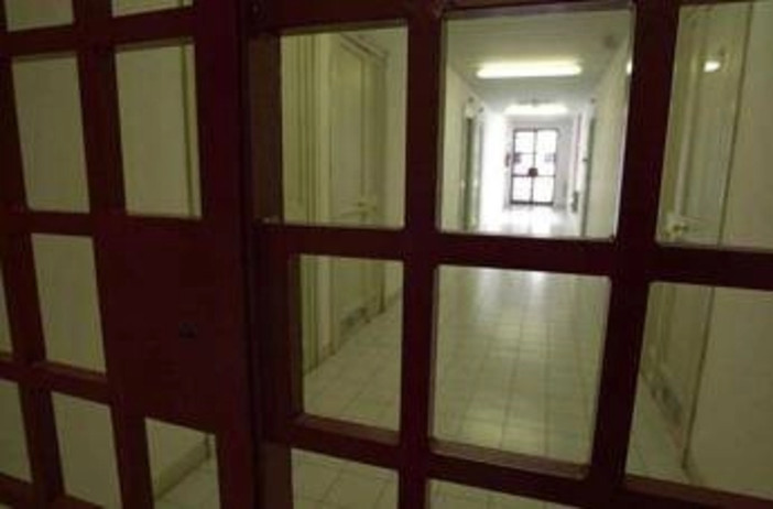 Prato, detenuto ucciso in carcere: indaga la Procura per omicidio preterintenzionale Prato, detenuto ucciso in carcere: indaga la Procura per omicidio preterintenzionale