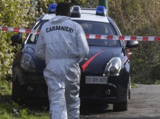 Milano, 41enne trovato morto in casa a Corsico: sul corpo segni di violenza Milano, 41enne trovato morto in casa a Corsico: sul corpo segni di violenza