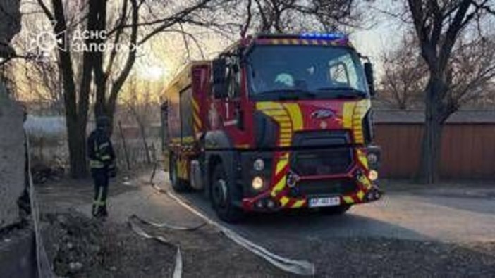 Ucraina, Russia colpisce Zaporizhzhia con bombe teleguidate: diversi feriti Ucraina, Russia colpisce Zaporizhzhia con bombe teleguidate: diversi feriti