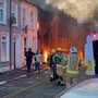 Proteste a Belfast, Elon Musk e Reform Uk cavalcano i 'riot': cosa sta succedendo Proteste a Belfast, Elon Musk e Reform Uk cavalcano i 'riot': cosa sta succedendo