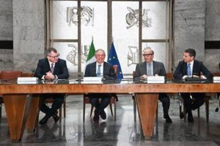 Fiere: Mimit, intesa Aefi e It-Ex per rafforzare sistema Fiere: Mimit, intesa Aefi e It-Ex per rafforzare sistema