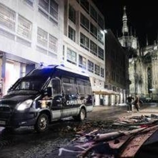 Scontri a Milano, perquisizioni per 100 persone: 51 sono minorenni. Città blindata per sabato