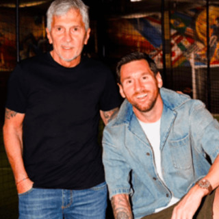 La lettera di addio di Messi a papà Jorge: "Non so come fare senza di te, non credo di giocare ancora a lungo" La lettera di addio di Messi a papà Jorge: "Non so come fare senza di te, non credo di giocare ancora a lungo"