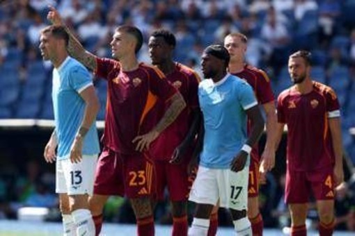 Lega Calcio-Prefettura, è scontro: "Chiediamo revoca provvedimento rinvio Roma-Lazio" Lega Calcio-Prefettura, è scontro: "Chiediamo revoca provvedimento rinvio Roma-Lazio"