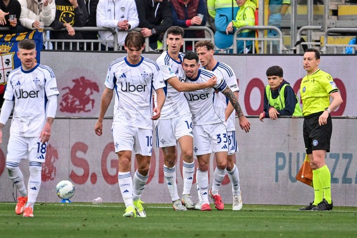 Baturina e Da Cunha mettono ko il Cagliari, Como da Champions