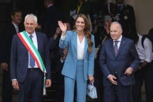 Kate è arrivata a Reggio Emilia, è il suo primo viaggio all'estero dopo la malattia Kate è arrivata a Reggio Emilia, è il suo primo viaggio all'estero dopo la malattia