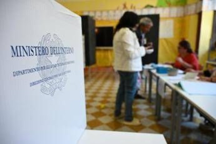 Elezioni suppletive a Reggio Calabria, spoglio in corso. Occhiuto: "Vittoria"