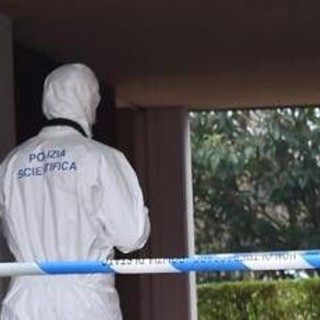 Bitonto, cadavere di un uomo abbandonato sulla rampa d'accesso del pronto soccorso Bitonto, cadavere di un uomo abbandonato sulla rampa d'accesso del pronto soccorso