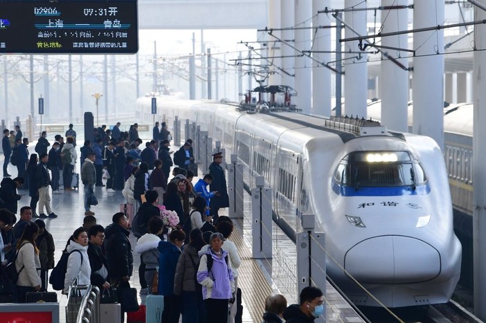 Cina, per la Festa Qingming previsti 90 mln di viaggi in treno Cina, per la Festa Qingming previsti 90 mln di viaggi in treno