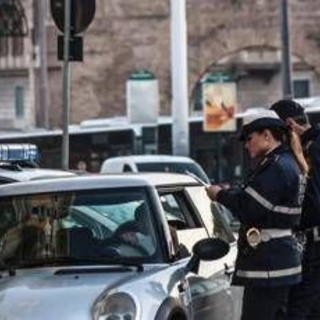 Roma, blocco del traffico oggi domenica 14 dicembre: fasce orarie, chi può circolare e vie interdette
