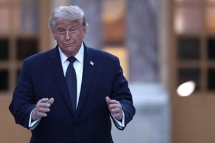 Trump e la diplomazia dell'insulto, da Meloni al Papa l'attacco come strumento politico Trump e la diplomazia dell'insulto, da Meloni al Papa l'attacco come strumento politico