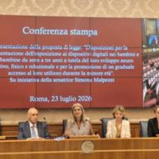 Pediatri: "No a dispositivi digitali sotto i 3 anni", prima proposta di legge