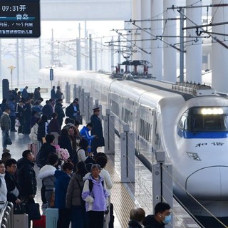 Cina, per la Festa Qingming previsti 90 mln di viaggi in treno