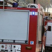 Vasto incendio a Piana del Sole, chiusa la Roma-Fiumicino Vasto incendio a Piana del Sole, chiusa la Roma-Fiumicino