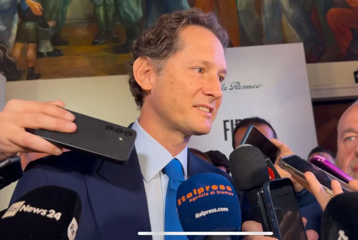 Stoccata Elkann “Piloti Ferrari pensino a guidare e parlino meno” Stoccata Elkann “Piloti Ferrari pensino a guidare e parlino meno”