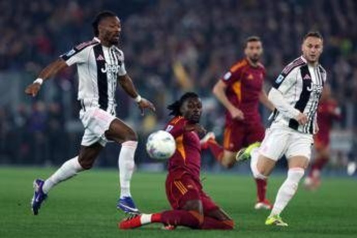 Roma-Juventus 3-3, Spalletti rimonta Gasperini nel recupero Roma-Juventus 3-3, Spalletti rimonta Gasperini nel recupero