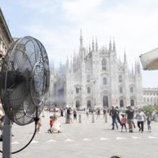 Caldo, il trucco contro l'umidità in casa usando... un cucchiaio