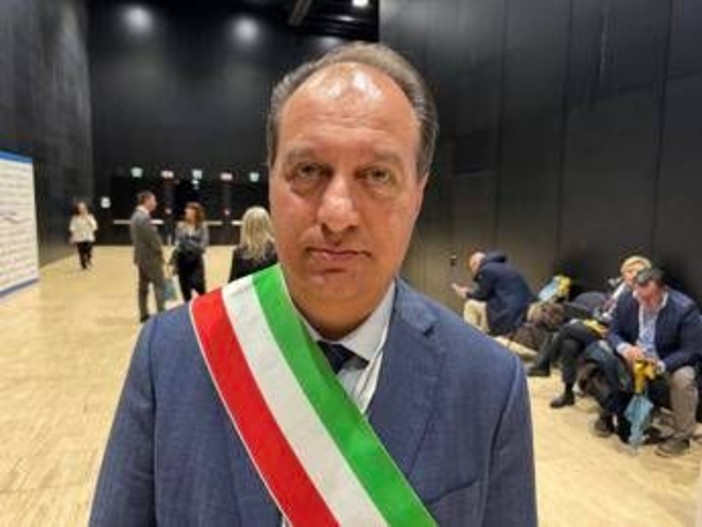 Comuni, sindaco Casalbore: "Piccoli hanno stessi problemi dei grandi ma meno risorse" Comuni, sindaco Casalbore: "Piccoli hanno stessi problemi dei grandi ma meno risorse"