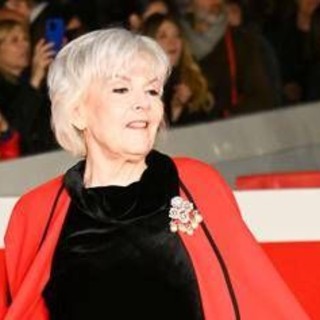 Caterina Caselli compie 80 anni: il Casco d'Oro tra voce, talento e intuizione Caterina Caselli compie 80 anni: il Casco d'Oro tra voce, talento e intuizione